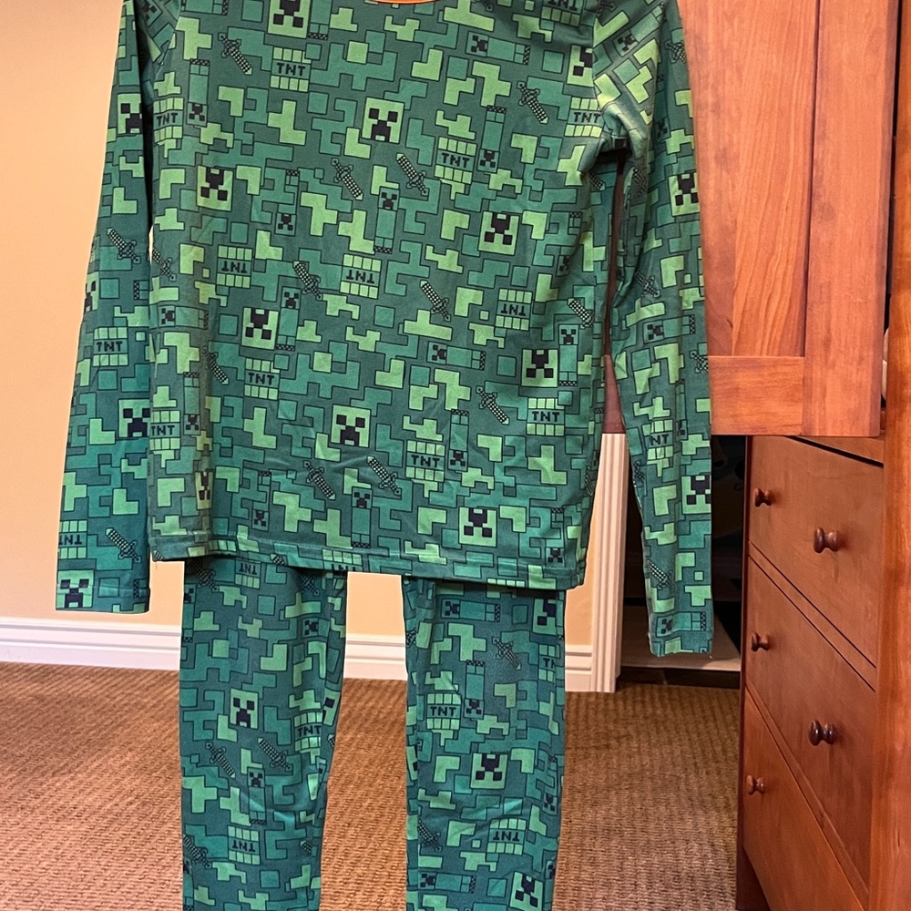 💚Minecraft Climate Right Creeper Kids Pajamas/underwear. Size L EUC!💚